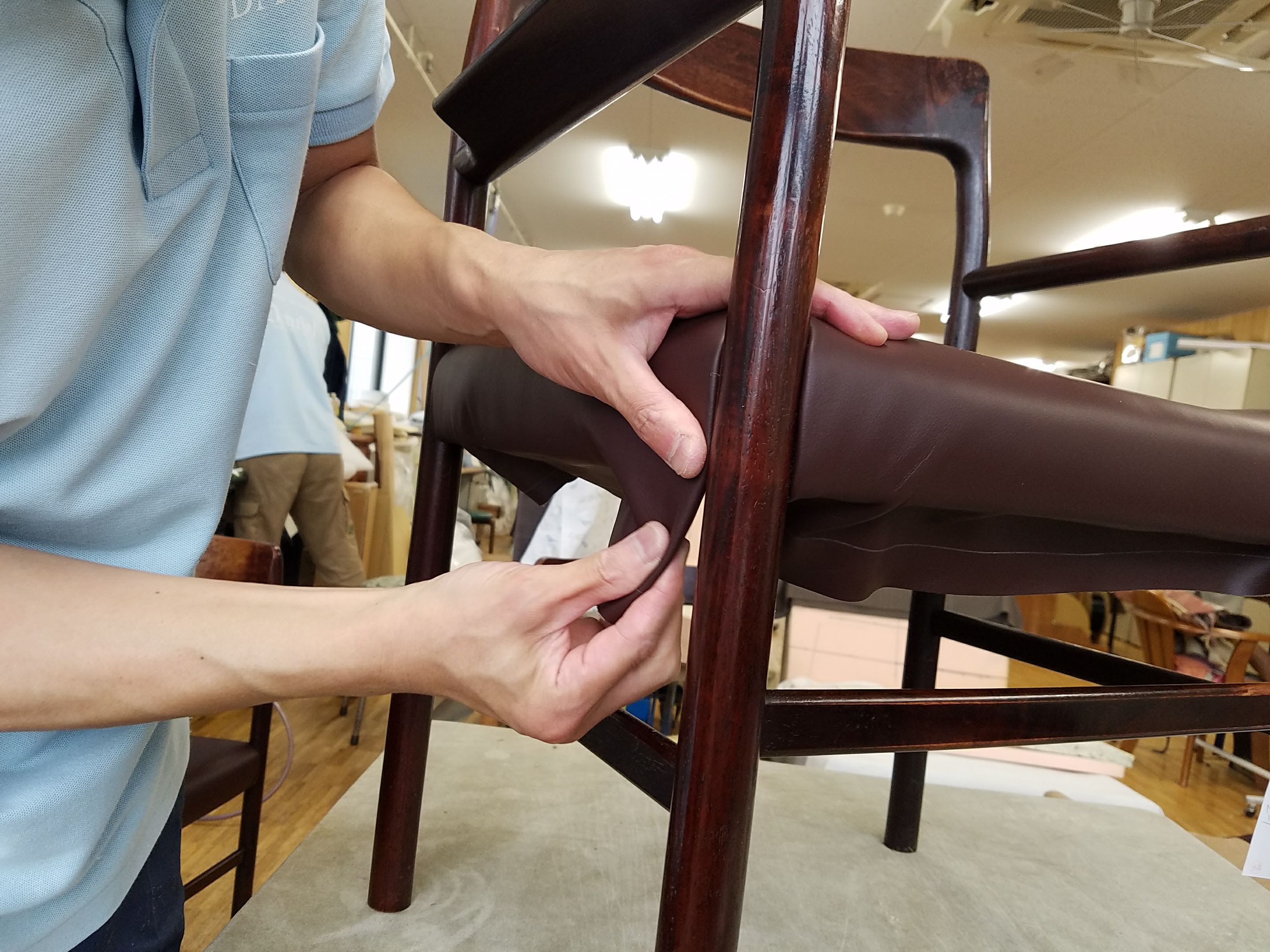 教えます家具修理のご相談で　椅子張替やテーブル塗替について